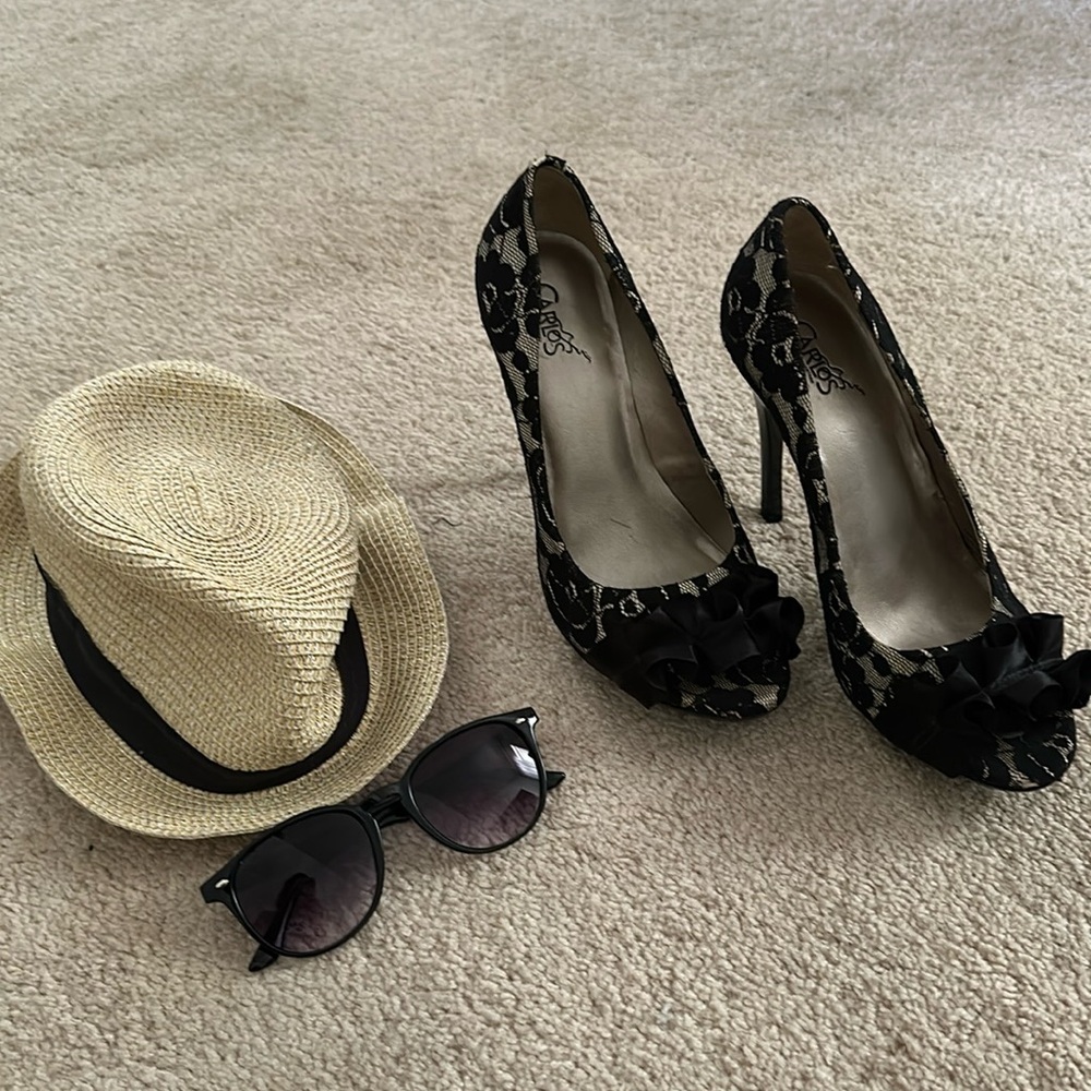 Women’s Carlos peep toe size 8.5 with 4.25” stiletto heel